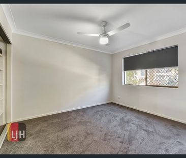 SPACIOUS 3 BEDROOM UNIT IN CHERMSIDE - Photo 2
