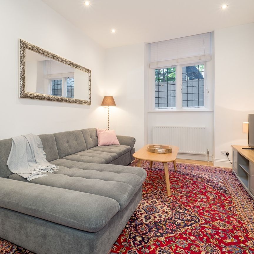 1 Bed Flat, South Kensington, SW7 - Photo 1