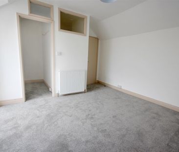 3 Bedroom House - Terraced To Let - Photo 4