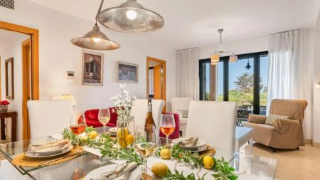 Casa adosada de alquiler en Calle Teodosio, 12, Novo Sancti Petri - Photo 2