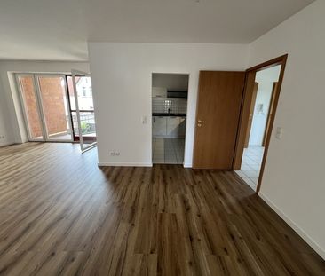 Schicke 3-Zimmerwohnung mit Loggia in Altstadtnähe! - Foto 2