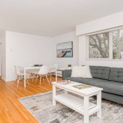 Kitsilano-Character-Private-BIG BALCONY-Wood floors-DISHWASHER -BRIGHT - Photo 4