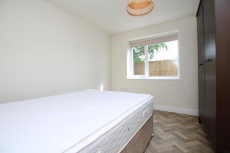 7 bedroom semi-detached house to rent - Photo 5