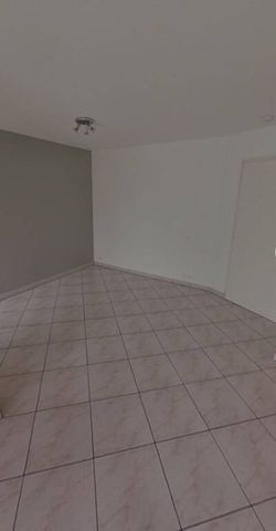 Location appartement 1 pièce 27 m² à Oyonnax (01100) ALENTOURS OYONNAX - Photo 2