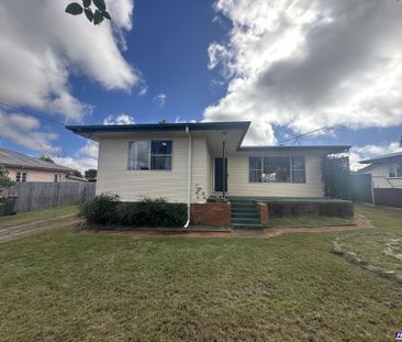 Spacious Family Home - Photo 1