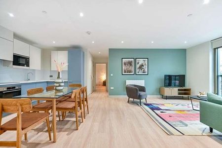 The Oakgate, Leatherhead, KT22 - Photo 3