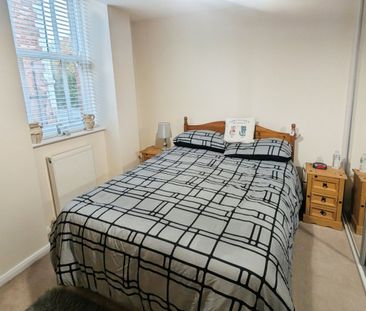 2 bedroom Flat To Let - Photo 3