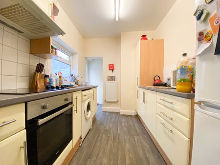 Treharris Street, Roath - Photo 3