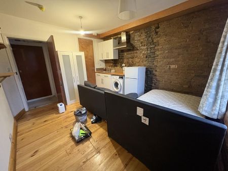 Studio to rent - Photo 2