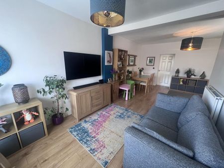 3 bedroom semi-detached house to rent - Photo 5