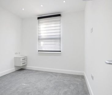 2 bedroom semi-detached house to rent - Photo 4