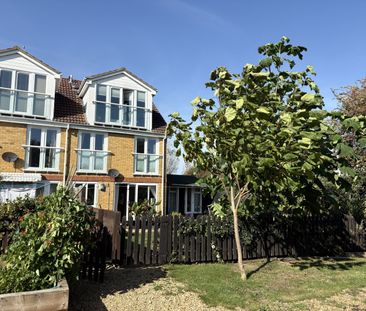 Riverdown, March - Photo 3