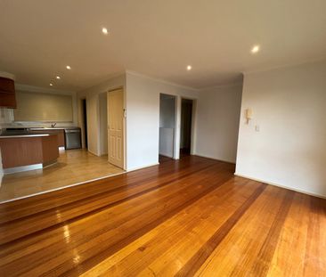 WELL LOCATED TWO BEDROOM UNIT! - Photo 6