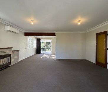 Three Bedrooms on River Road, Chartwell - Photo 5