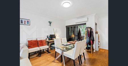 Stylish Inner-City Living – 2 Bed, 1 Bath, 1 Car I Kangaroo Point - Photo 3
