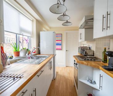 2 bedroom terraced house to rent - Photo 4