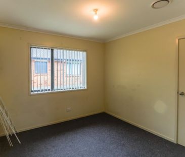 Low maintenance 4 bedroom home in Clifton! - Photo 3