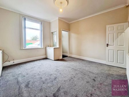 2 bedroom terraced house to rent - Photo 2