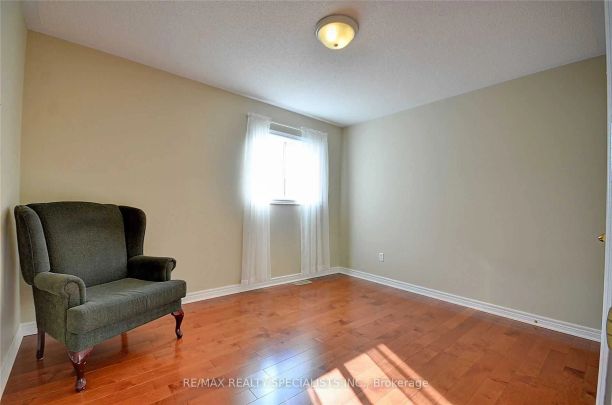 Detached Home For Lease | W9033084 - Photo 1