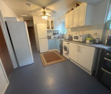 Birdham Road, Brighton 1 bedroom house share to rent - Photo 3