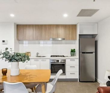 Modern Apartment in Great Location! - Photo 5