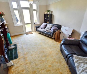 4 bedroom semi-detached house to rent - Photo 3
