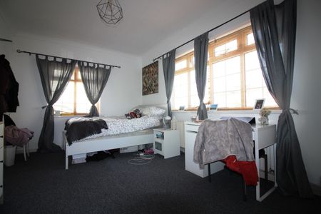 Robert Street, Cathays - Photo 3