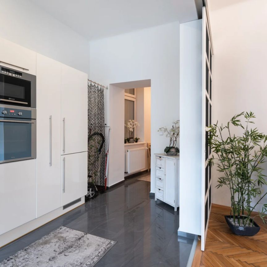 ELEGANT EINGERICHTETE ALTBAUWOHNUNG ZU VERMIETEN - Foto 1