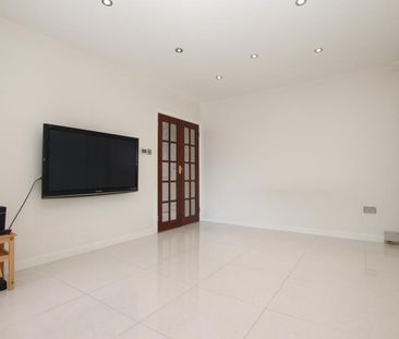 4 bedroom semi-detached house to rent - Photo 1