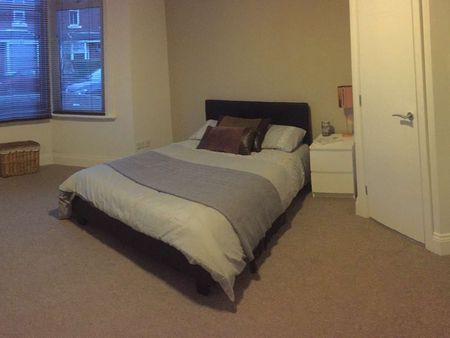 Cardigan Terrace Unit 5 - Photo 4