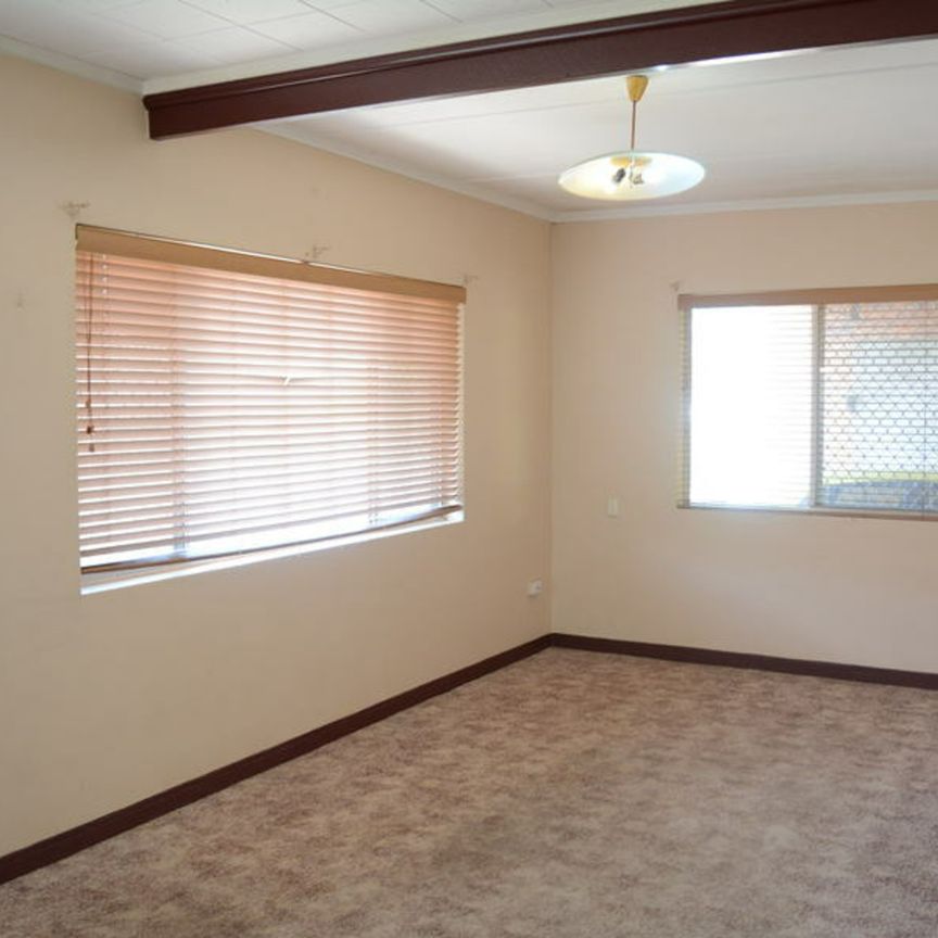 2/122a Russell Street, TOOWOOMBA CITY - Photo 1