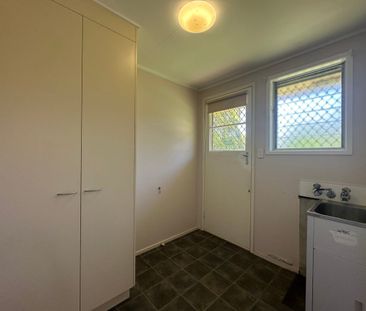 TWO BEDROOM WITH AIR CONDITION! - Photo 5