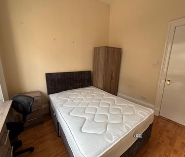 4 bedroom flat to rent - Photo 6