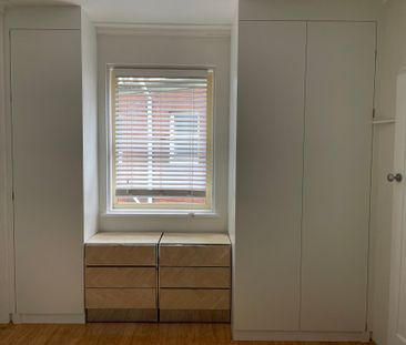 Elizabeth Bay - Photo 2