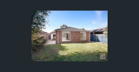 WELL MAINTAINED FAMILY HOME! - Photo 4