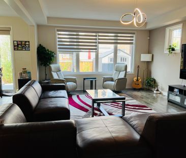 For Lease - 212 Spring Creek Drive, Hamilton, Ontario - Photo 1