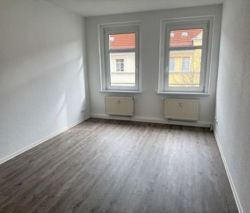 WOHNGLÜCK - 2 Zimmer mit Balkon - EBK - Photo 1