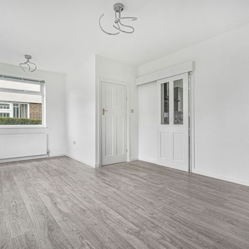 Hyde View Road, Harpenden, Hertfordshire, AL5 4PA - Photo 1