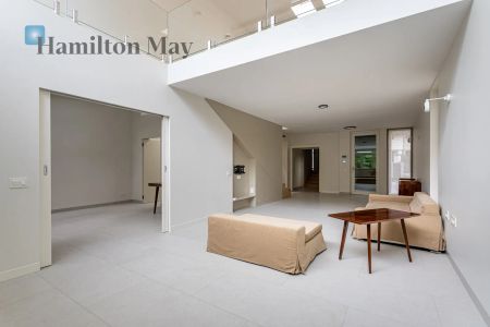 Nowoczesny dom o powierzchni użytkowej 280 m2 z dwoma tarasami i ogrodem w Wilanowie - Photo 5