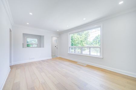 For Lease - 38 Esmond Crescent, Toronto, Ontario - Photo 2