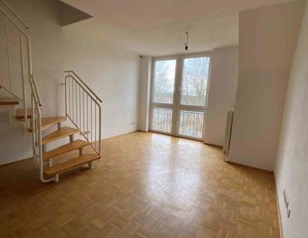 Helle Maisonette Wohnung mit zwei Bädern und Balkon - Photo 1