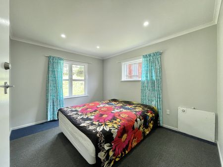 3 Bedroom House In Wainuiomata - Photo 5