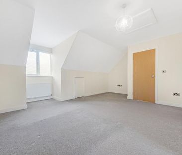 4 bedroom semi-detached house to rent - Photo 5