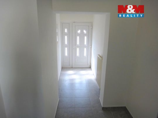 Pronájem bytu 2+kk 47 m², Kladenská 105, Velká Dobrá - Фото 1