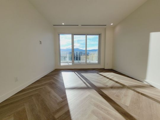 Upscale 1 bed + den condo at Movala - Photo 1