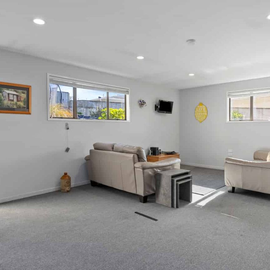4 bedroom plus external rumpus in beautiful Bayview. - Photo 1