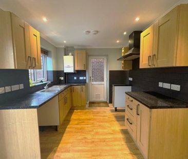 3 bedroom semi-detached house to rent - Photo 5