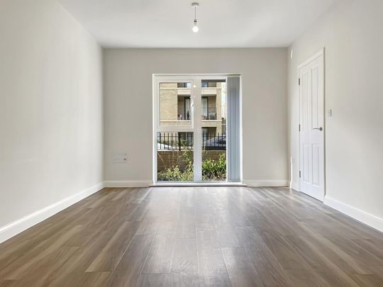 5 bedroom semi-detached house to rent - Photo 1