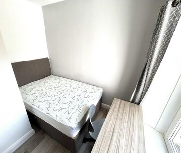 5 bedroom terraced house to rent - Photo 3