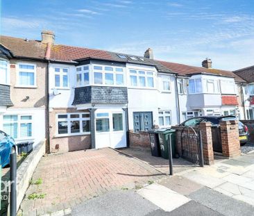 3 bedroom coach house to rent - Photo 6
